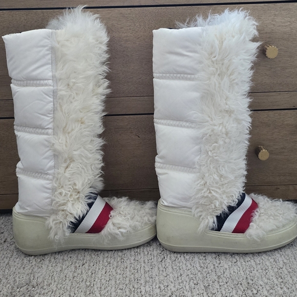 Moncler White Furry Winter Boots - Picture 2 of 4